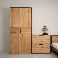 Armoire 2 portes en bois massif de chêne Runa - NordicStory