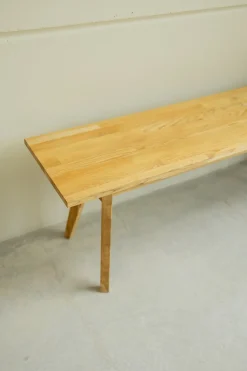 Banc en bois massif de chêne Harold – NordicStory