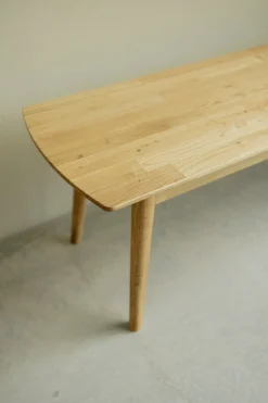 Banc en bois massif de chêne Escandi – NordicStory