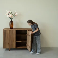 Buffet commode 3 portes en bois massif Suède 3 – VESKOR