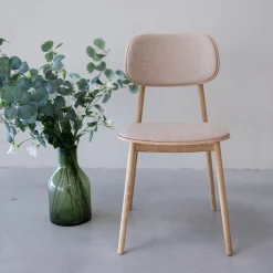 Chaise de salle à manger en bois massif de chêne Varde, revêtement en tissu Gris Nordique/Beige – Lot de 2 ou 4 chaises - NordicStory