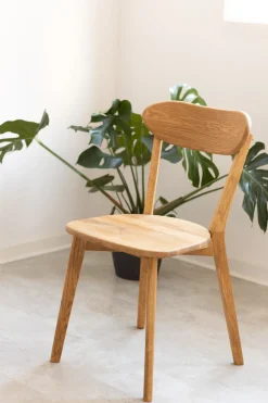 Chaise de salle à manger en bois massif de chêne Isku – Lot de 2 ou 4 chaises - NordicStory