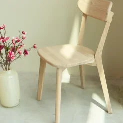 Chaise de salle à manger en bois massif de chêne Isku – Lot de 2 ou 4 chaises - NordicStory