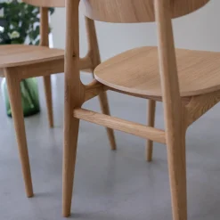 Chaise de salle à manger en bois massif de chêne Varde – Lot de 2 ou 4 chaises - NordicStory