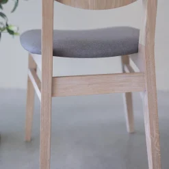 Chaise de salle à manger en bois massif de chêne blanchi Nova – Lot de 2 ou 4 chaises - NordicStory