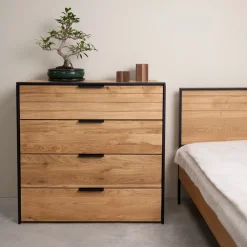 Commode en bois massif de chêne Runa – NordicStory