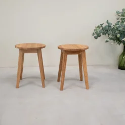 Lot de 2 ou 4 tabourets en bois massif de chêne Diana - NordicStory