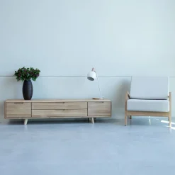 Meuble TV en bois massif Suède 1 – VESKOR