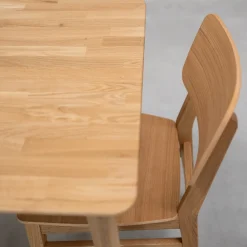 Table à manger carré en bois massif de chêne Gustaf - VESKOR