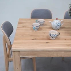 Table à manger en bois massif de chêne Krona - NordicStory