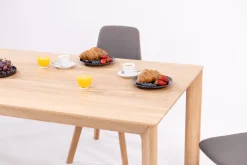 Table à manger fixe en bois massif DITA - KARPIS