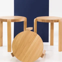 Table d'appoint en bois massif OPUS - KARPIS