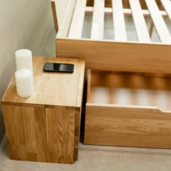 Table de chevet en bois massif de chêne Danemark 2 – NordicStory