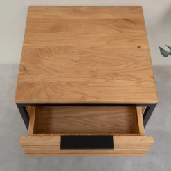 Table de chevet en bois massif de chêne Runa – NordicStory
