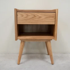 Table de chevet en bois massif de chêne Malmo - VESKOR