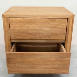 Table de chevet en bois massif de chêne Elsa - NordicStory