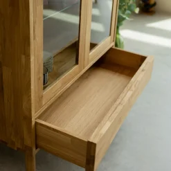Vitrine en bois massif de chêne Malmo - VESKOR